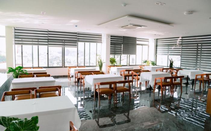 LuckyStar Hotel