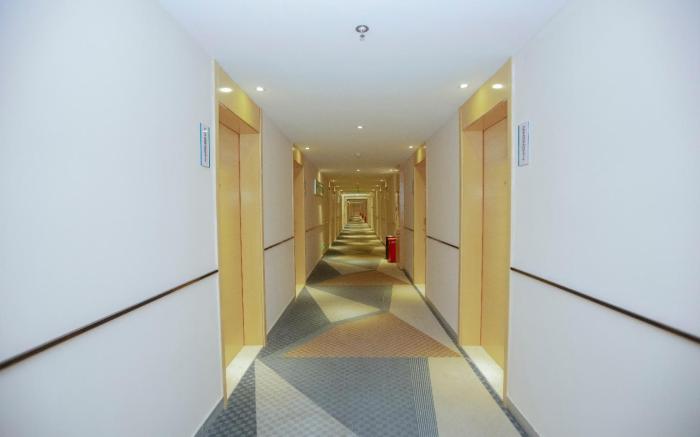 City Comfort Inn Wuhan Happy Valley High-speed Railway Station