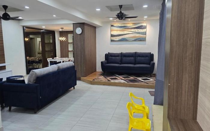 Corner single story home stay