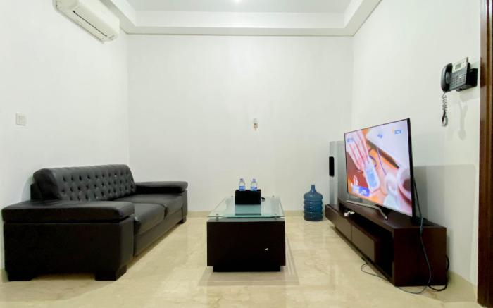 Simply Look 1BR L'Avenue Pancoran Apt By Travelio