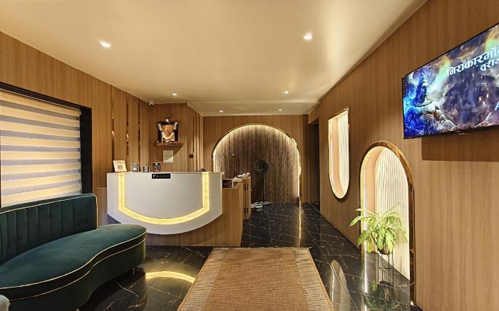 Hotel Golden Arc