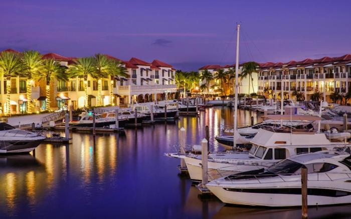 Naples Bay Resort & Marina