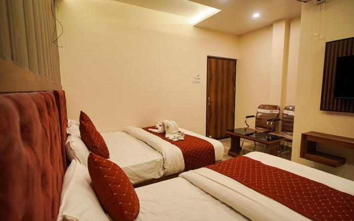 HOTEL VIA GANGA INN ! VARANASI ! FULLY AIR-CONDITIONED HOTEL AT PRIME LOCATION WITH ROOFTOP GANGES V