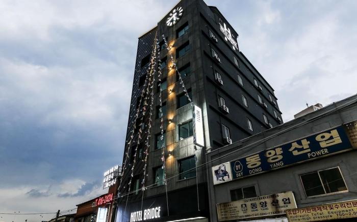 Hotel Bridge