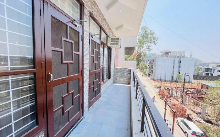 AnAiShA Mansion 2BHK/hillview/Helipad/Shestradhara