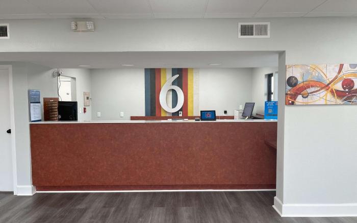 Motel 6 Cleveland, MS – Delta State University