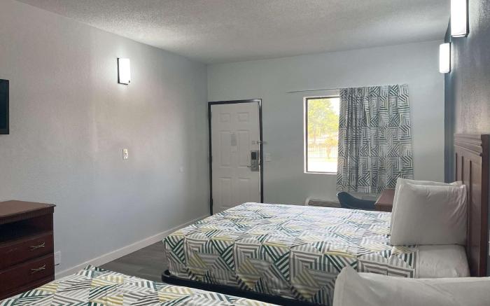 Motel 6 Cleveland, MS – Delta State University