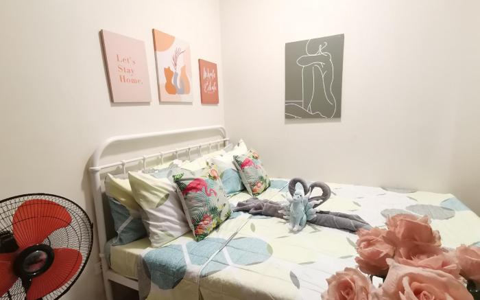 Pet Friendly 2BR Condo, Near Burnham and Session.