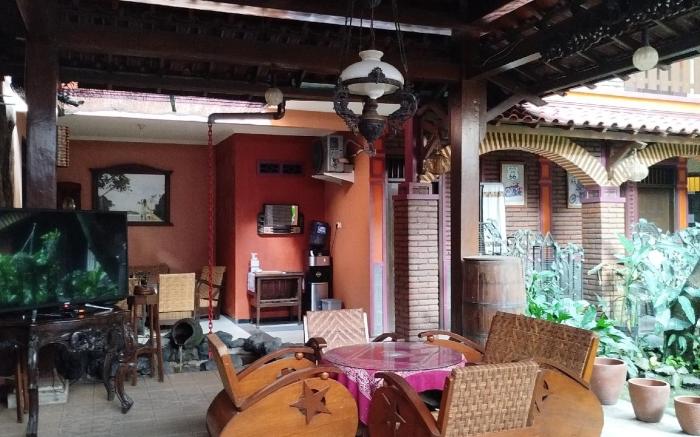 Omah Wetan Homestay