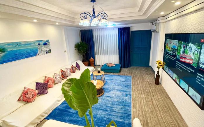 4-Bedroom Pool Villa in Central Bangkok, Near Nana, Near Asoke