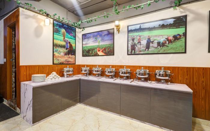 Hotel Downtown Noida Sector 15