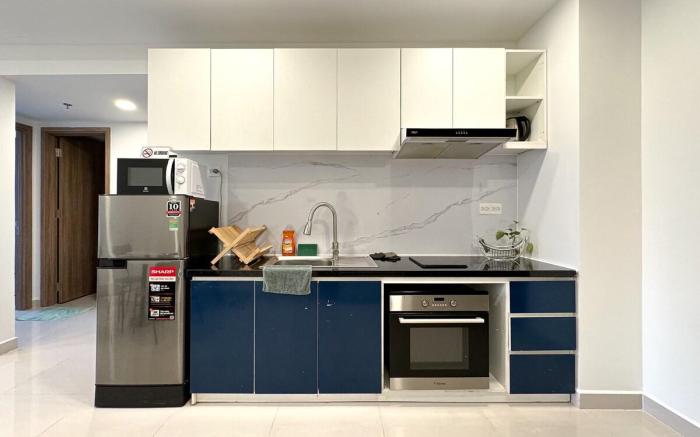 SOHO City View 2BR 1BA Near Bui Vien D1