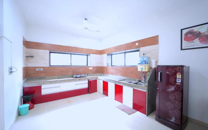 Triveni Stays Blue Gum 3BHK