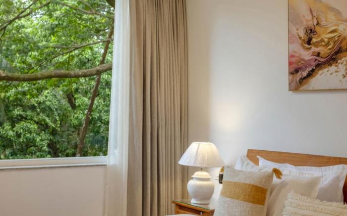Peaceful 2BHK Apartment Casa Divino by Earthyrooms