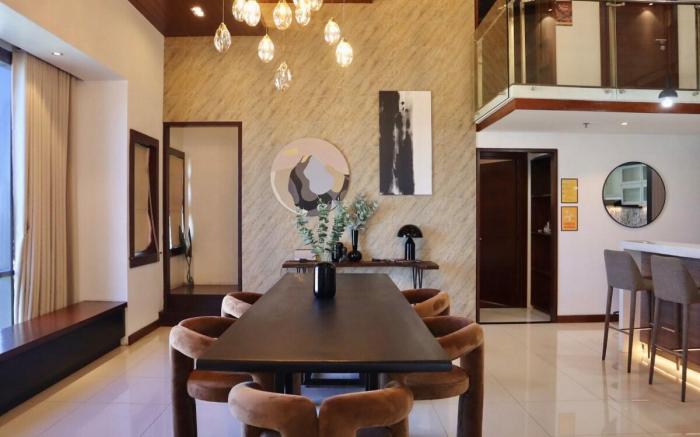 Stylish Luxury Penthouse [3BR, Wifi, Gym, Washer]