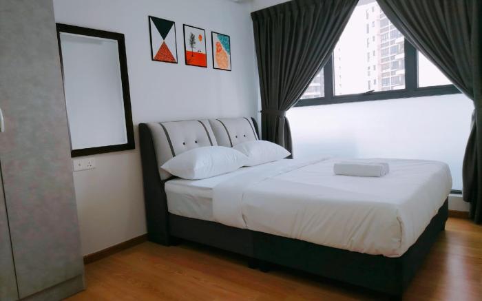 Danga Bay Partial Seaview 3Bed 8Paxs by One 9 Stay