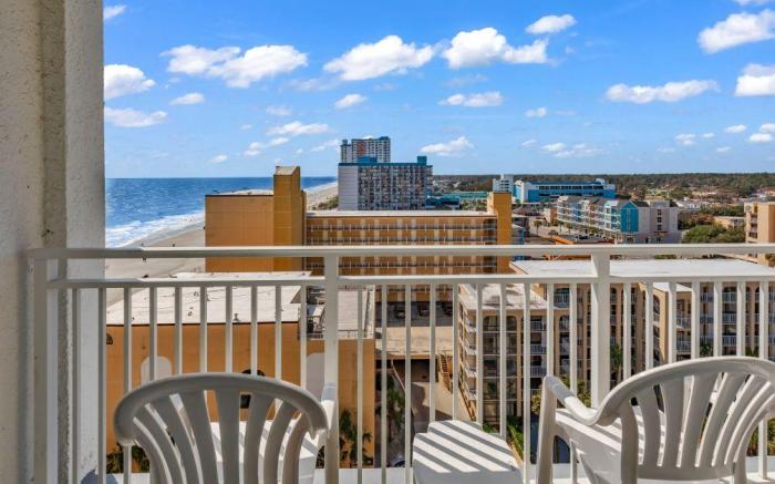 SeaMist Driftwood Vacation Studio with Balcony