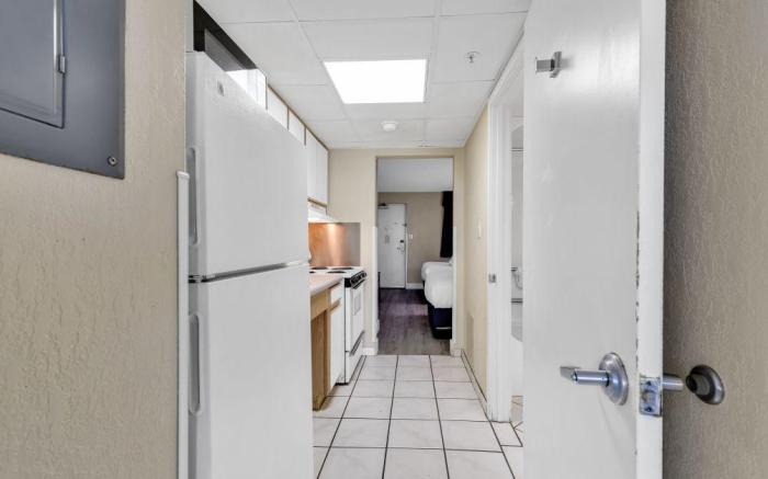 Boardwalk Condo w Private Balcony and Beach 🏖️Oceanfront 🏖️