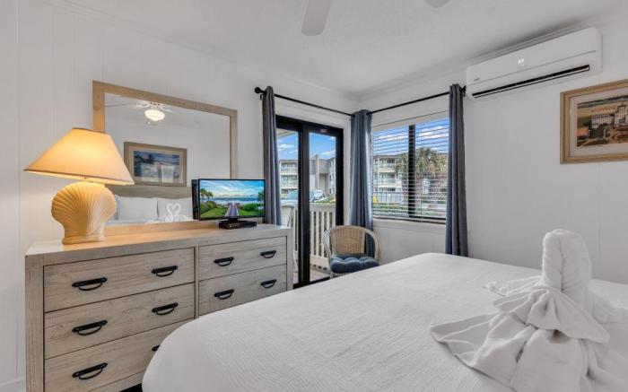 2BR Ocean Forest Villa Steps Away From Pristine Sandy Beaches