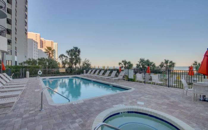 1BR Meridian Plaza Condo | Ocean View | Pool