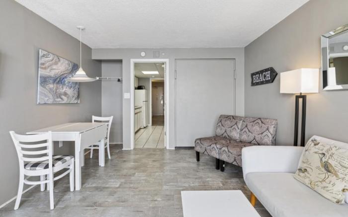 1BR Condo Boardwalk Beach Resort: Oceanfront
