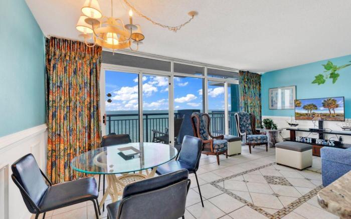 Stunning Views Atlantica Towers Condo: Oceanfront