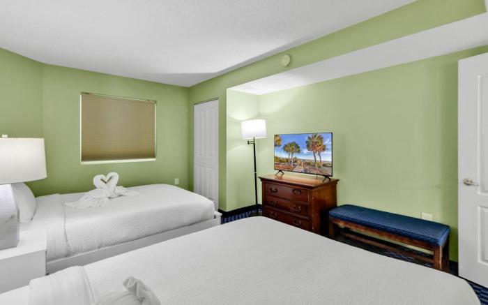 Seaside Escape: Your Perfect 1BR Condo Getaway