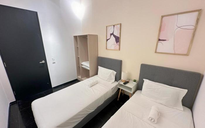 Georgetown City Skyline Seaview Urban Suites