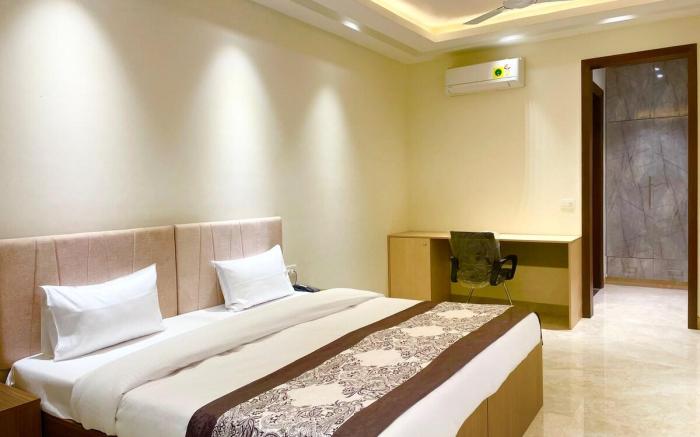 3bhk big balcony  lux guarantee best exp BY INSTAY