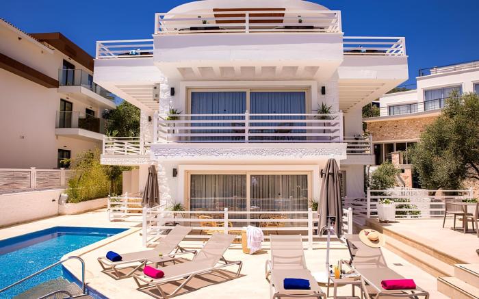 Kalkan Saray Suites Hotel
