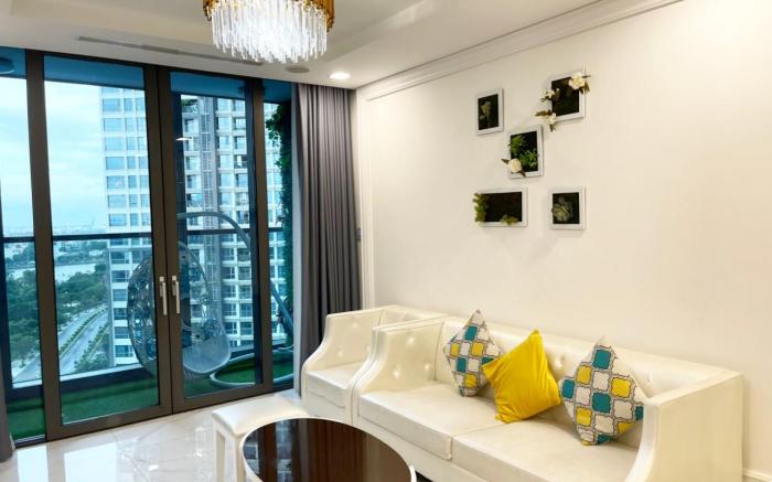 Landmark 81 and Vinhomes - Royal Apartment