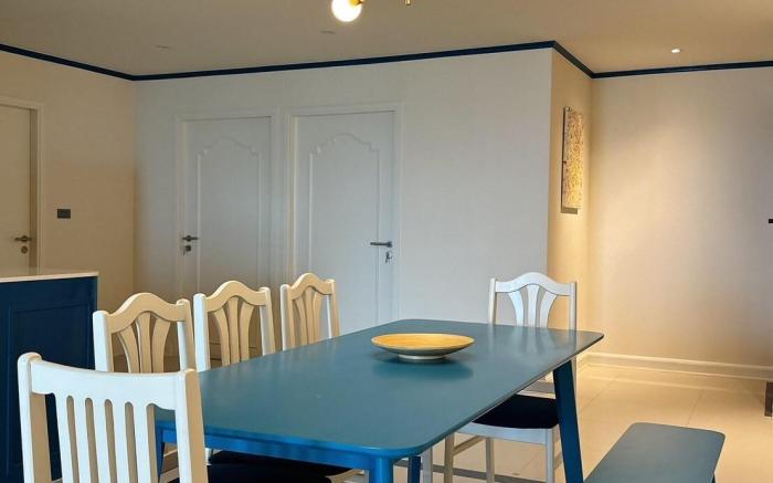 Jomtien Beachfront 3BR Apartment, Pattaya