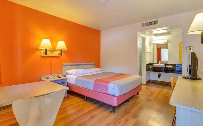 Super 8 by Wyndham Santa Rosa North