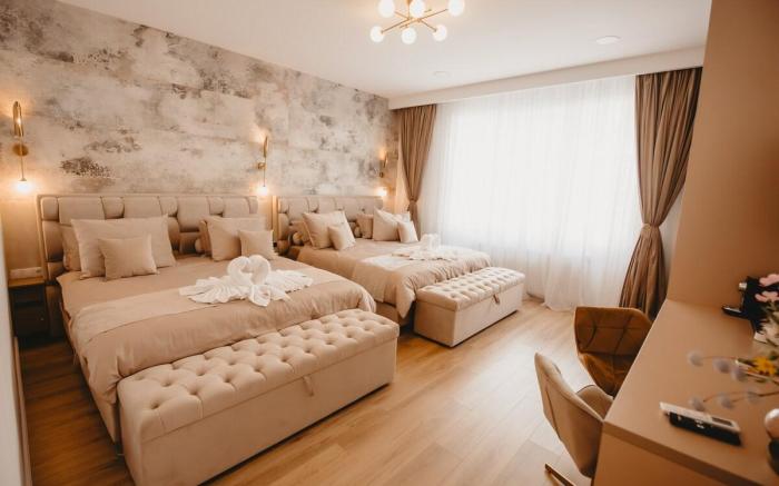 Azure Luxury Suite
