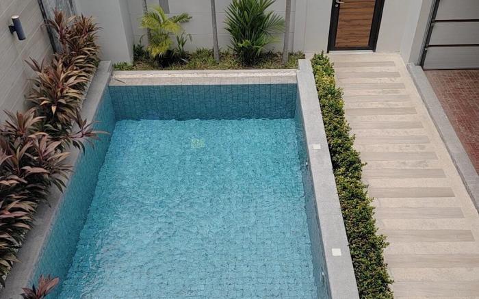 中天海滩宁静奢华别墅四卧四卫