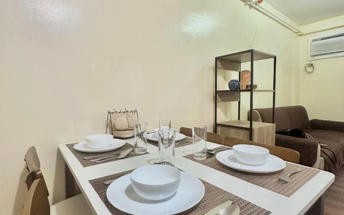 Fully-furnished 1BR unit with balcony