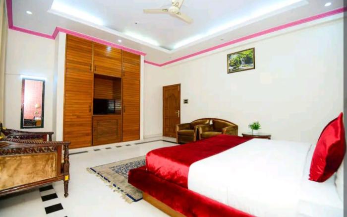 Hotel Awadh Inn