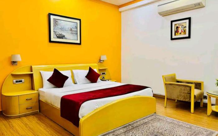 Hotel Awadh Inn