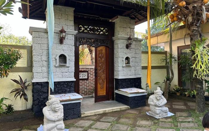 Villa Luca, Riverside Retreat near Tanah Lot