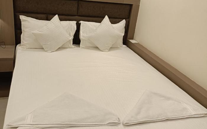 Hotel Sahara Residency