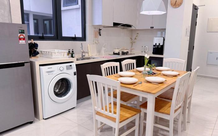 Modern Unblocked Sea & City Views  Netflix 6-11pax