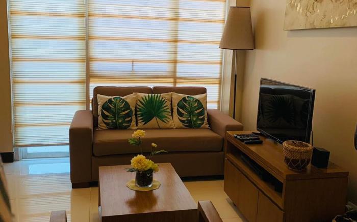 The Mactan newtown Beautiful condo w/ pool & beach