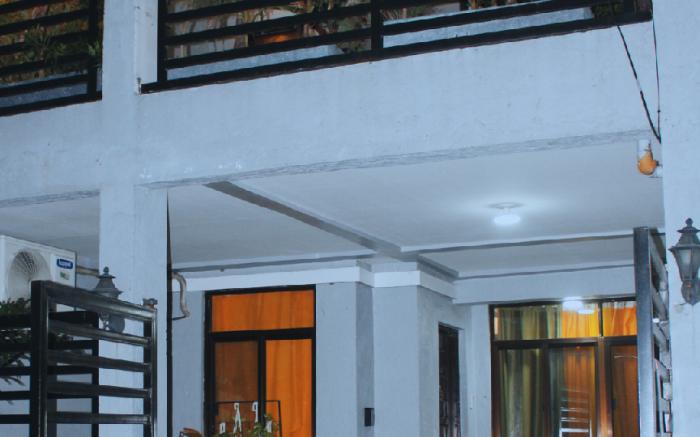2 Bedroom Calm House w/ free parking, wifi-netflix