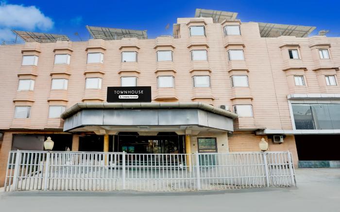 Super Townhouse Padav Square Gwalior formerly Hotel Shelter