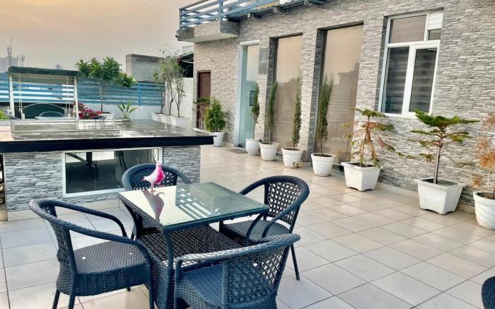 THE GRAND ( 4 BEDROOM SUITE WITH PRIVATE TERRACE)