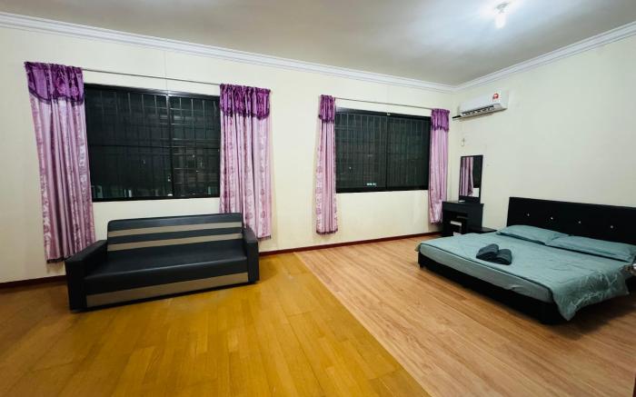 Spacious Semi-D Homestay (Taman Terus)