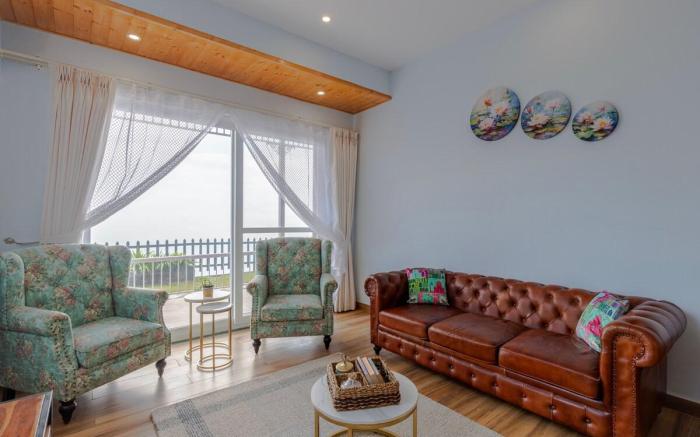ELIVAAS 3 BHK with Garden &Scenic Views -Alpenglow