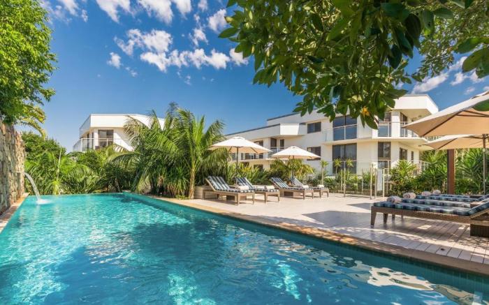 Bayview Beachfront Apartments- in town right on the beach