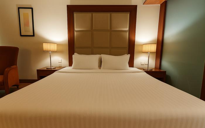 The Sky Imperial, Thaltej