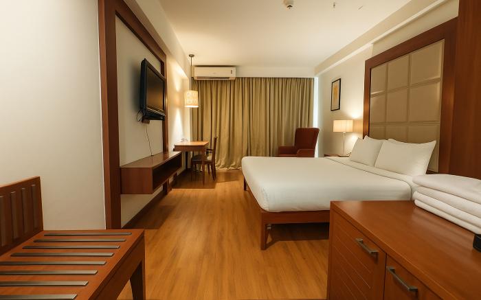 The Sky Imperial, Thaltej